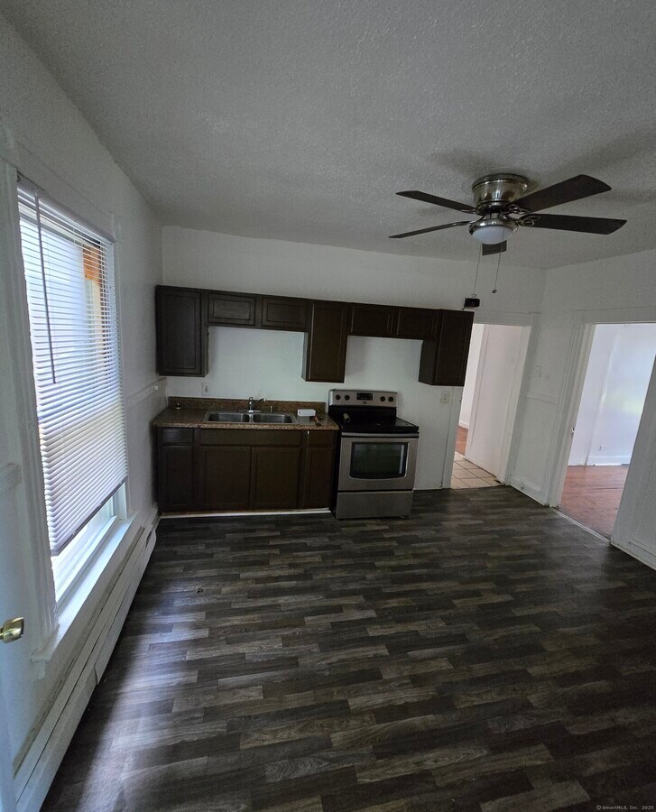 Photo - 6 E Raymond St