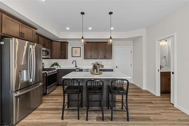 2896 Eastridge Ter