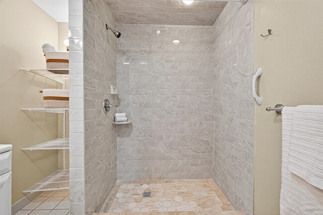 Photo - 4628 Roseneath Dr