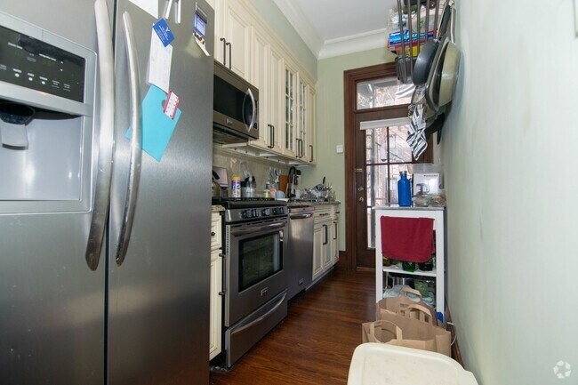 Building Photo - large 4 bed in Mission Hill Rental