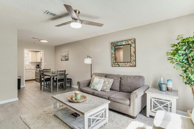 Photo - 3410 Green Briar Cir Unit C