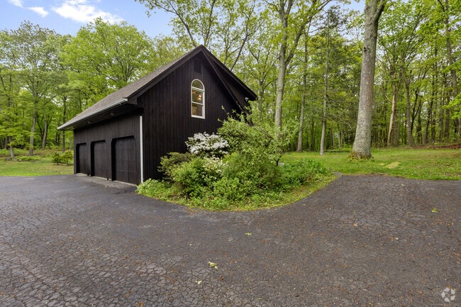 Building Photo - 11 Partridge Ln Rental