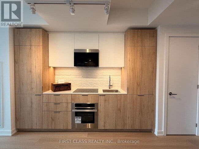 Photo - 28 Eastern Ave Unité PH11