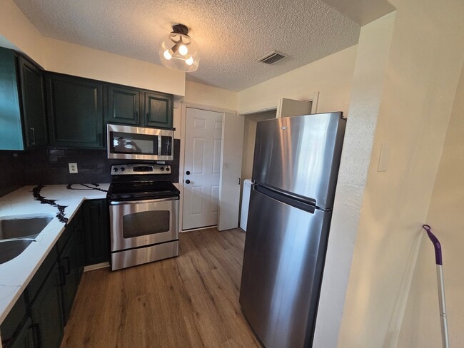 Photo - 1802 W House St Unit B