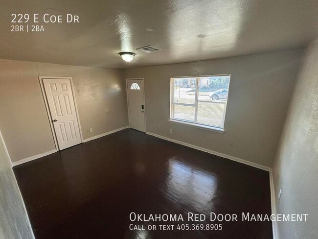 Photo - 229 E Coe Dr