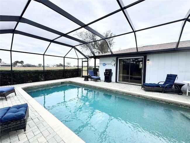 Photo - 290 Rotonda Cir