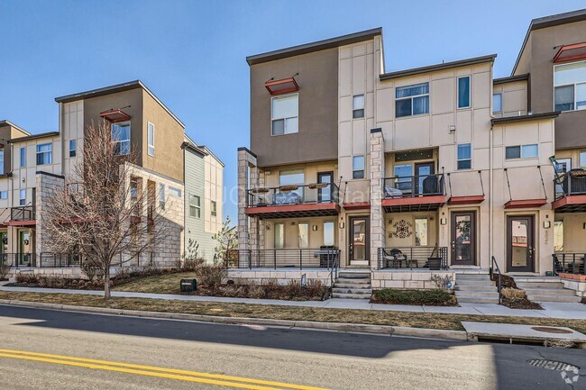 Building Photo - Two Expansive Patios Rental