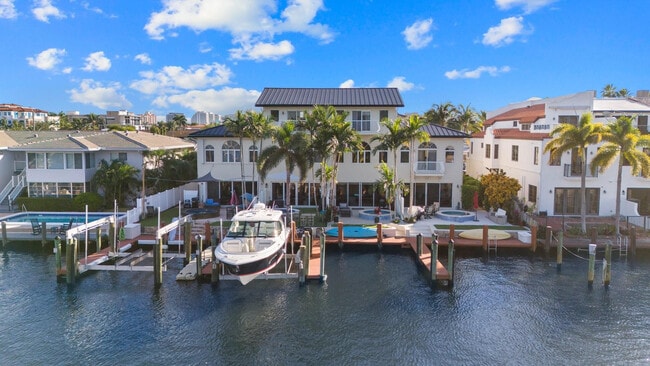 Photo - 2739 NE 15th St