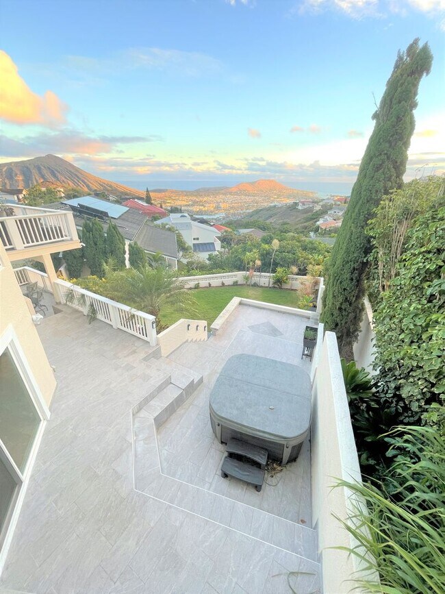 Photo - 4 Bed 3.5 Bath 2 Car Garage Home in Mariners Ridge, PETS OK!!!