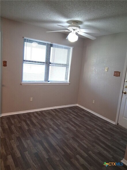 Photo - 3909 Shellrock Dr