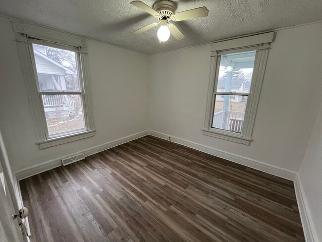 Photo - Two bedroom house in Alton