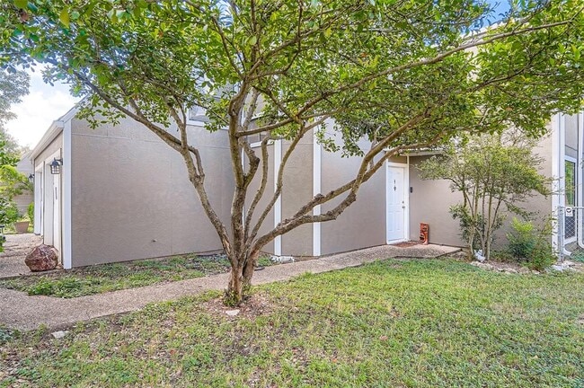 Photo - 6810 Thorncliffe Dr