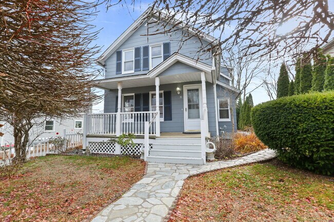 Building Photo - 8 3rd St Unit 1