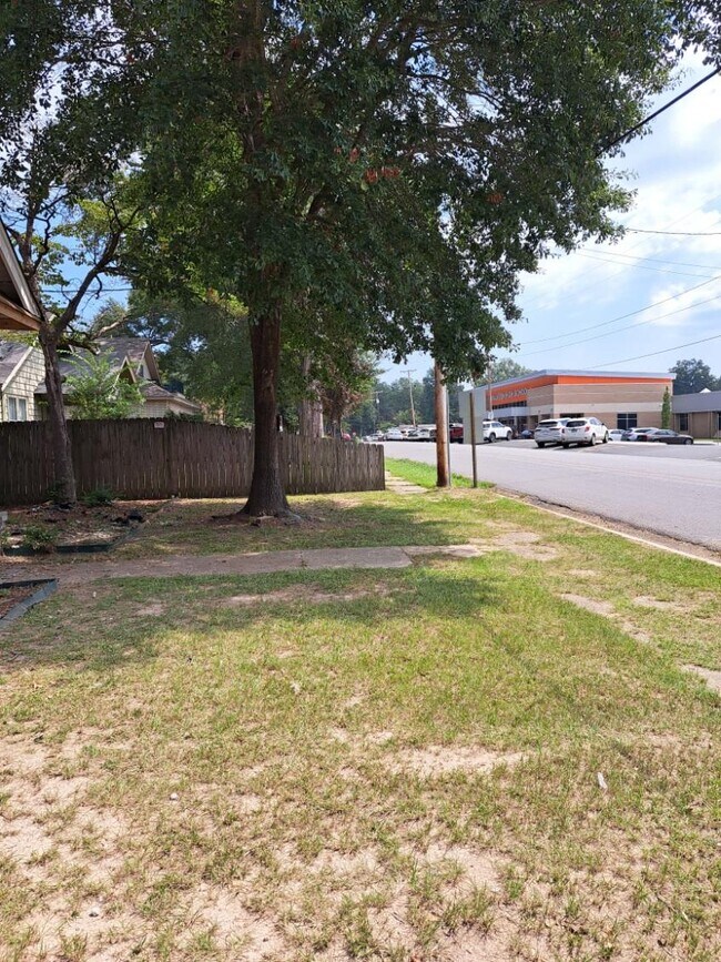 Photo - 514 E Highland Ave