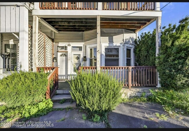 Photo - 1606 Dickson Ave