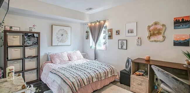 Photo - 1806 W Montgomery Ave Unit 1