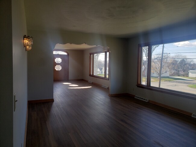 Photo - 1506 Broad Ave NW