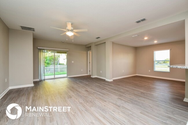 Building Photo - 1305 NE 34th Ln Rental