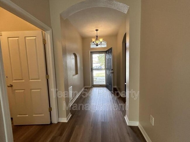 Photo - 30534 Tremont Dr