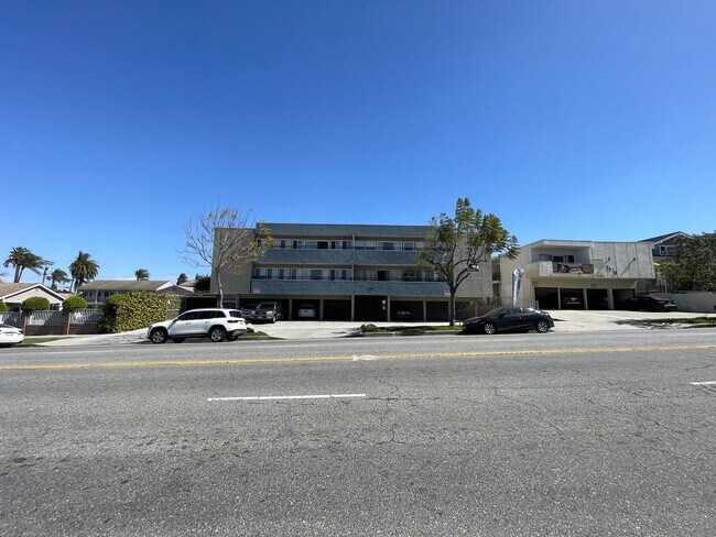 Photo - 1166 S. Crenshaw Blvd