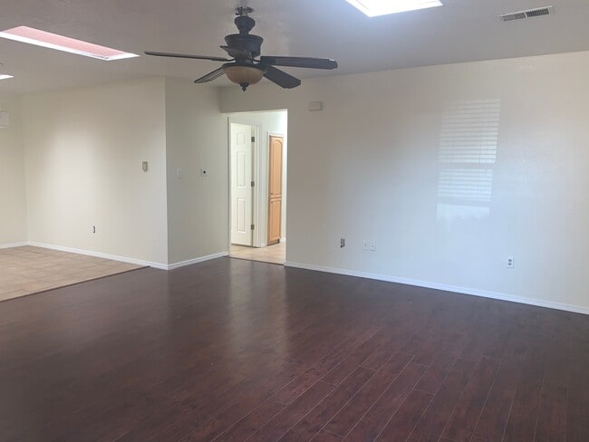 Photo - 137 Griegos Rd NW