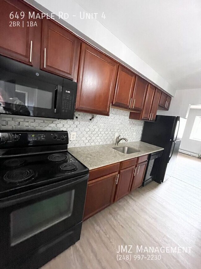 Photo - 649 W Maple Rd Unit 4