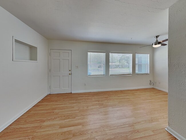 Photo - 2124 Valencia Rd