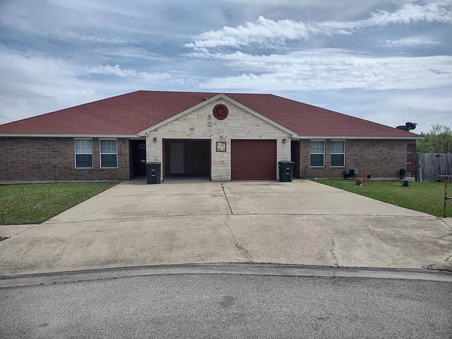 Building Photo - 3118 Baldwin Loop Unit A