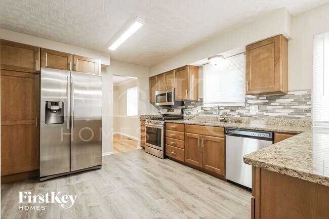 Photo - 833 Lindenhaven Rd