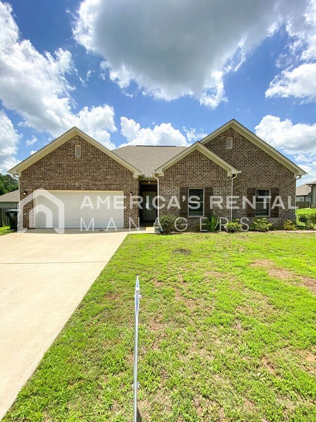 Photo - Home for Rent in Clanton, AL!