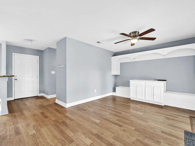 Building Photo - 627 Ferretti Ave Rental