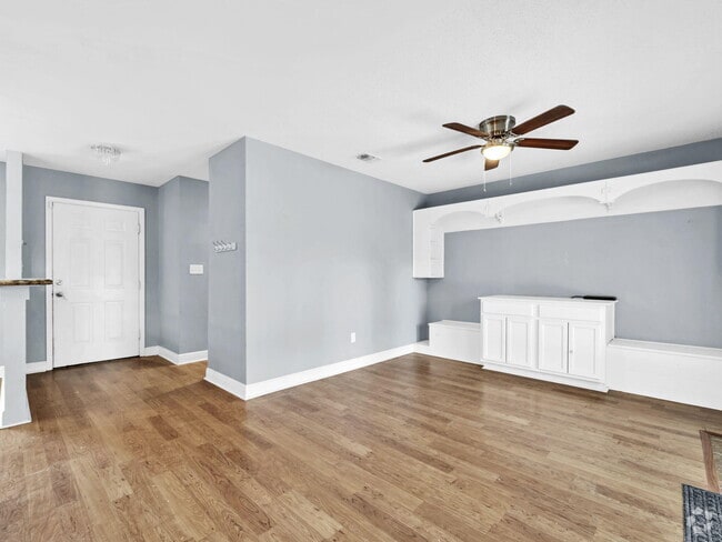 Building Photo - 627 Ferretti Ave Rental