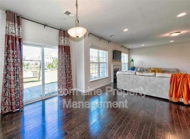 Photo - 9576 Herringbone Ln