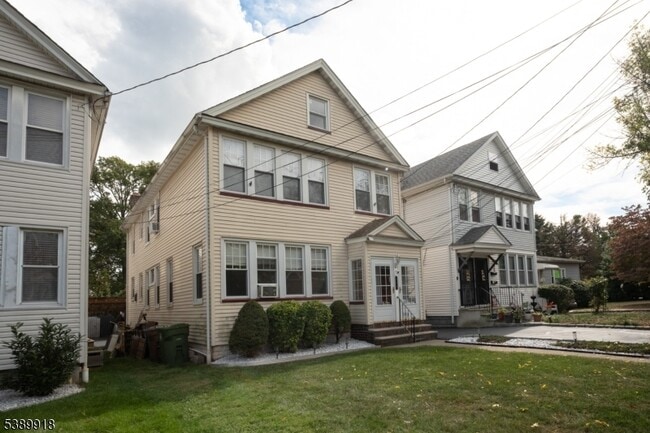 Photo - 312 E Elm St Unit 1