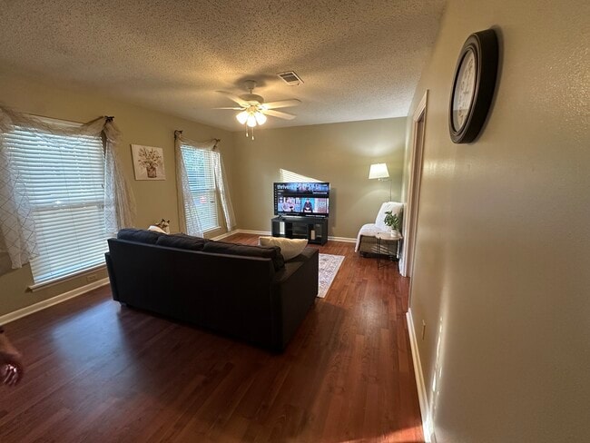 Photo - 11 Connell Dr