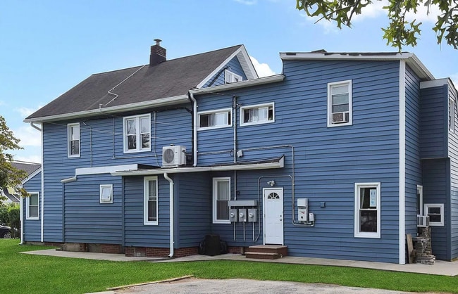 Photo - 1250 Woodfield Rd Unit 3