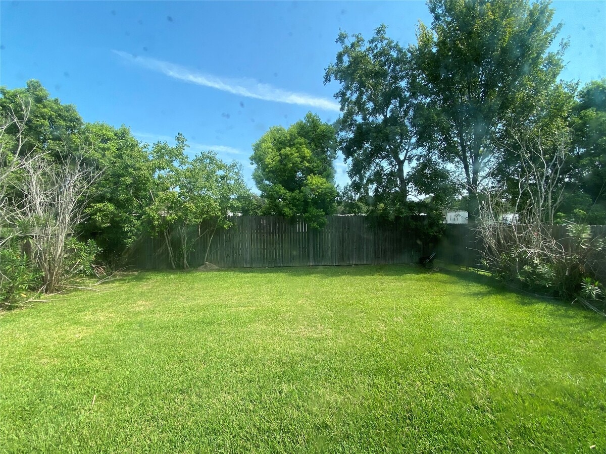 Photo - 3815 Putnam Dr