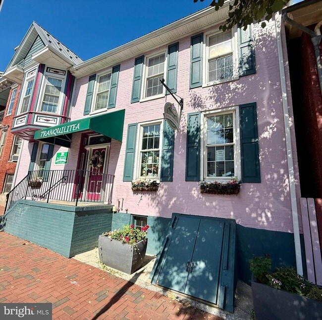 117 W Main St