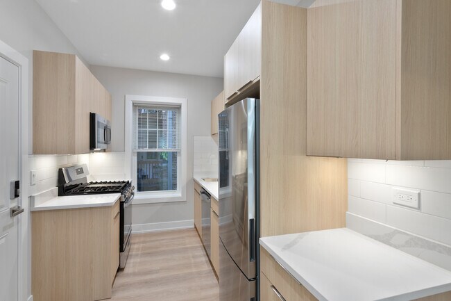 Photo - 1904 W Morse Ave Unit 1