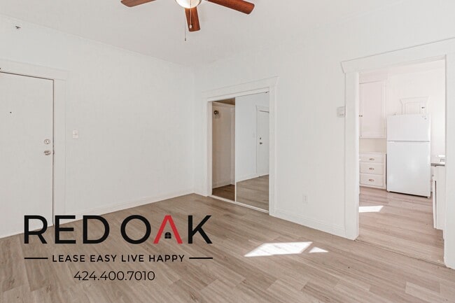 Building Photo - 527 W 15th St