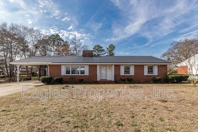 Building Photo - 1614 US Hwy 70 W