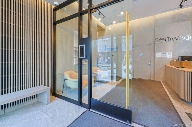 Photo - 300 W 30th St Unit 4F