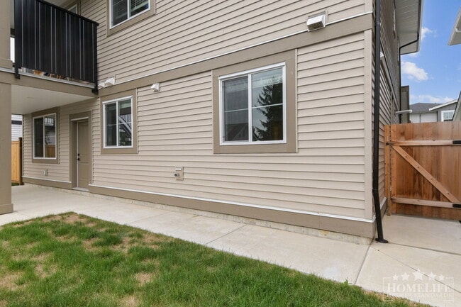 Photo - Beautiful, Brand New 2 Bedroom Suite for R... Unit 6 - Basement