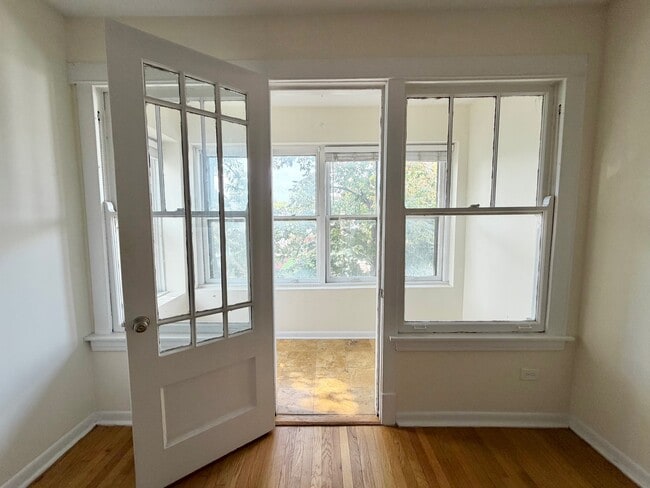 Photo - 2659 N Saint Louis Ave Unit 1