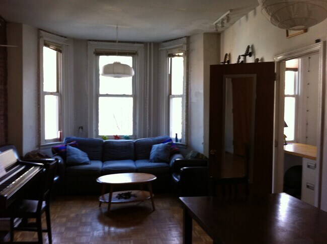 Living room - 10 Wigglesworth St Unit Apartment 2