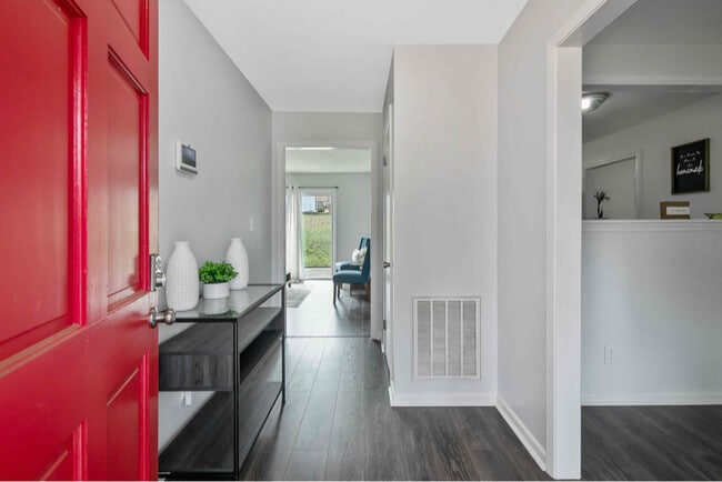 Photo - 7125 Ashwood Cir