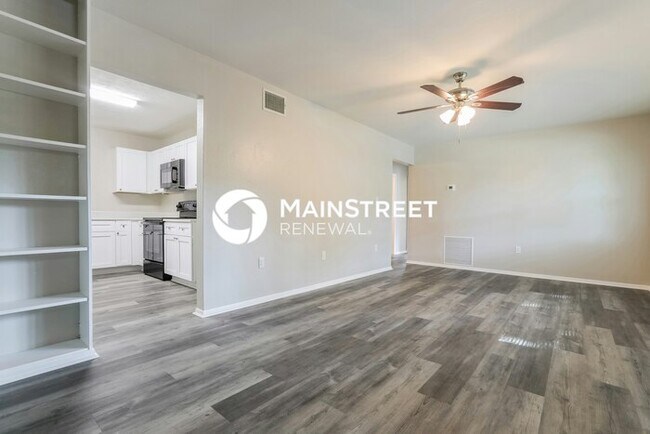 Photo - 3 Bedroom Pet-Friendly Home in Sarasota, FL with Main Street Renewal