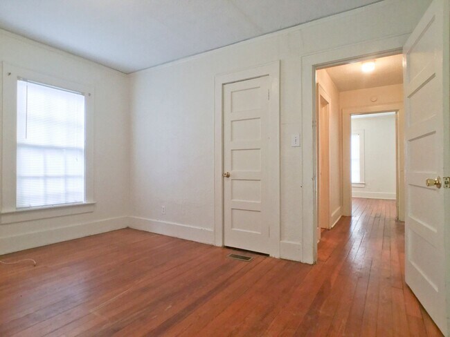 829 E 32nd St Unit C