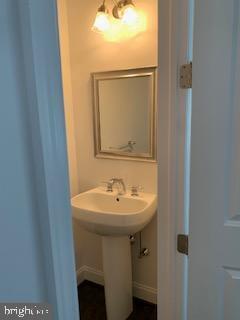 Photo - 404 Mayer Pl