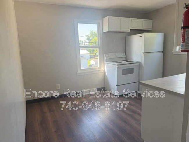 Photo - 144 1/2 S 3rd St